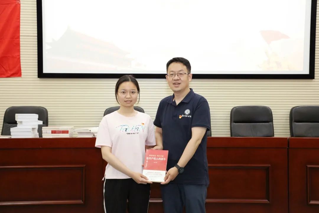 76b069ab994b46eb908791627e5744a8.jpg 76b069ab994b46eb908791627e5744a8.jpg