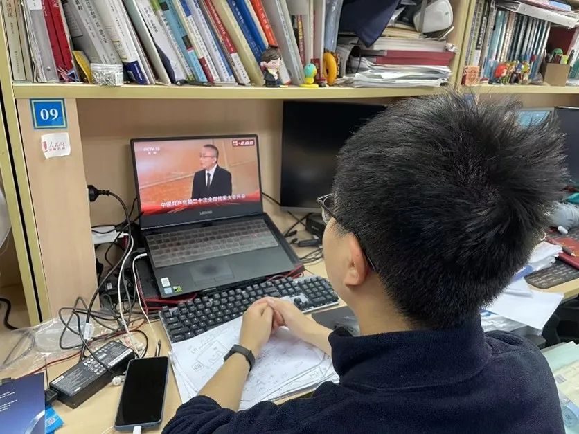 ca41647d1e9940a79699bd8f6735b33f.jpg ca41647d1e9940a79699bd8f6735b33f.jpg