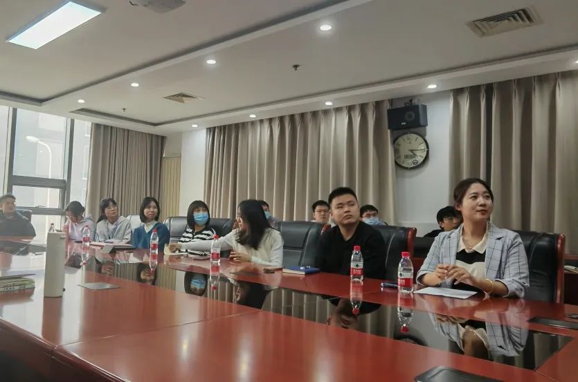 b2285aa5a6b145dfb7ad12d4199c1cde.jpg b2285aa5a6b145dfb7ad12d4199c1cde.jpg